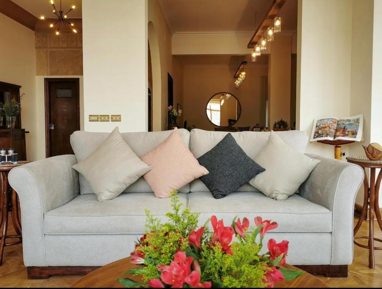Luxury On The Nile - Zamalek Apartments Каир Экстерьер фото